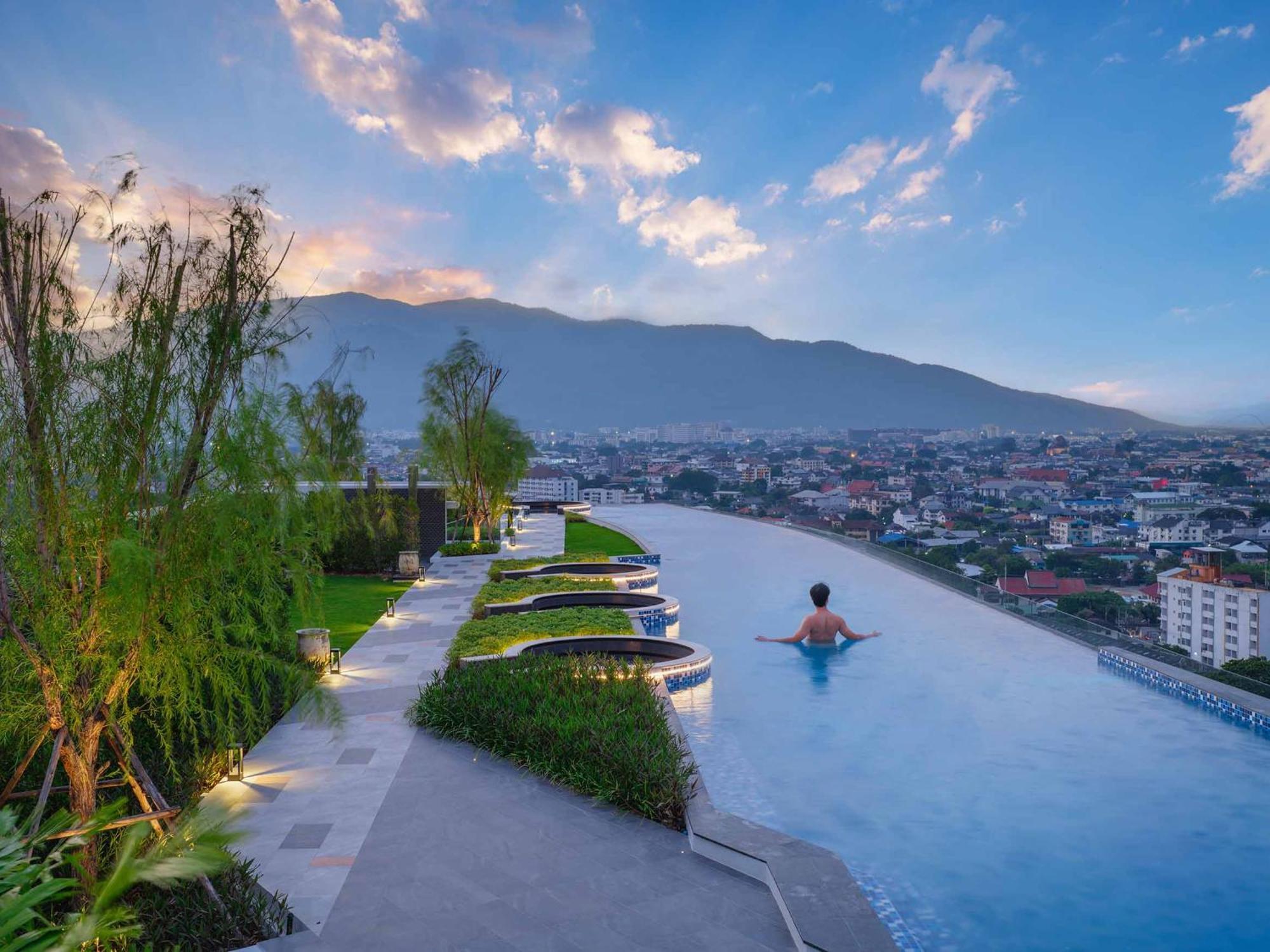 Luxury Condo Astra Sky River Condo Csiangmaj Kültér fotó