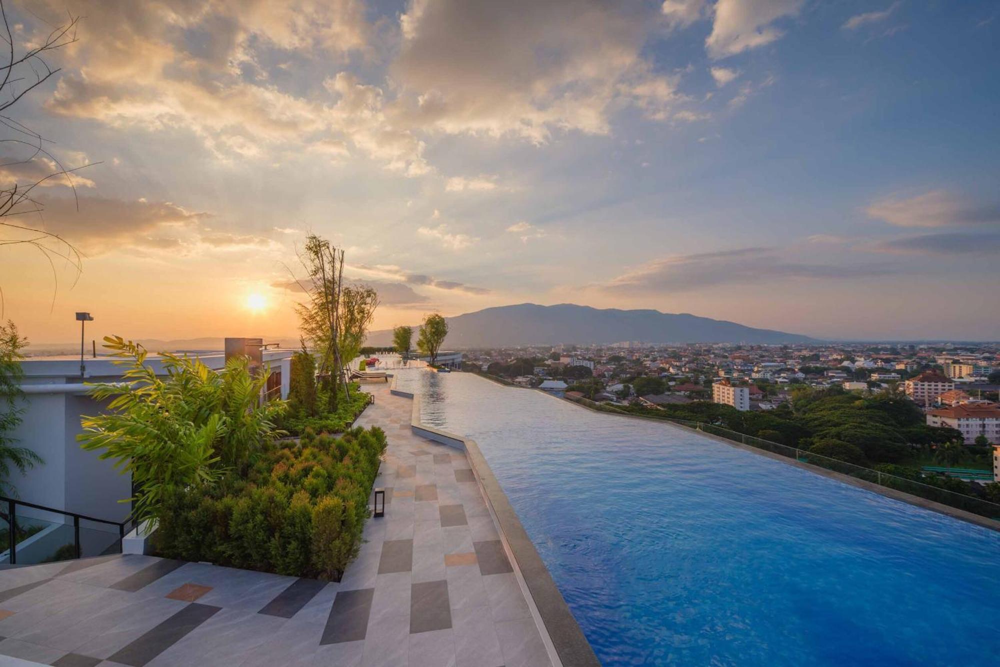Luxury Condo Astra Sky River Condo Csiangmaj Kültér fotó