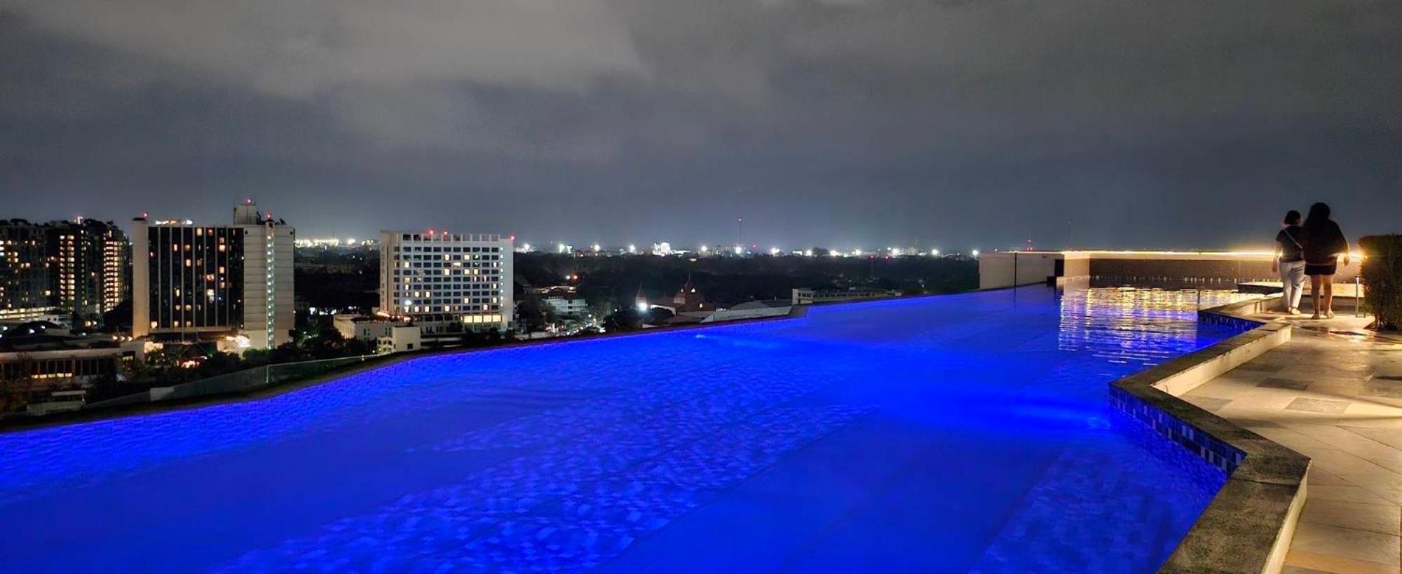 Luxury Condo Astra Sky River Condo Csiangmaj Kültér fotó