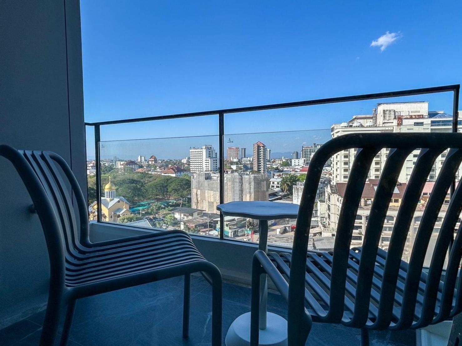 Luxury Condo Astra Sky River Condo Csiangmaj Kültér fotó
